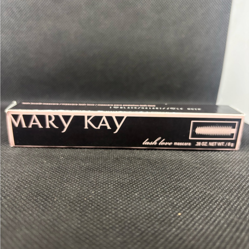 Mary Kay Lash Love Mascara in Bold Black